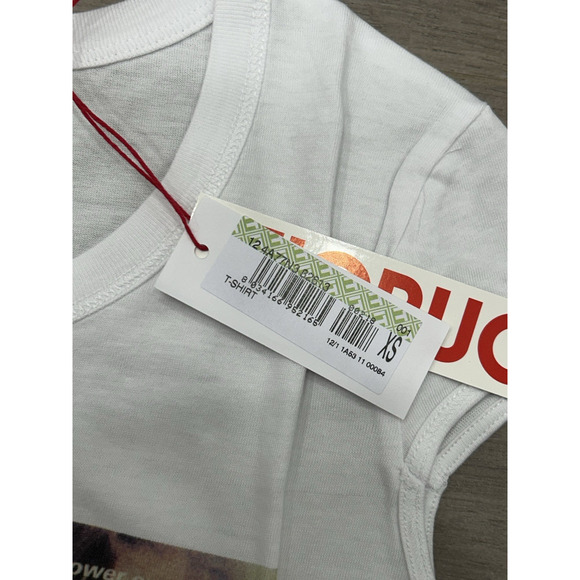 NWT FIORUCCI White Naomi Campbell Printed Graphic T-Shirt Cap Sleeve Size XS - Picture 7 of 10